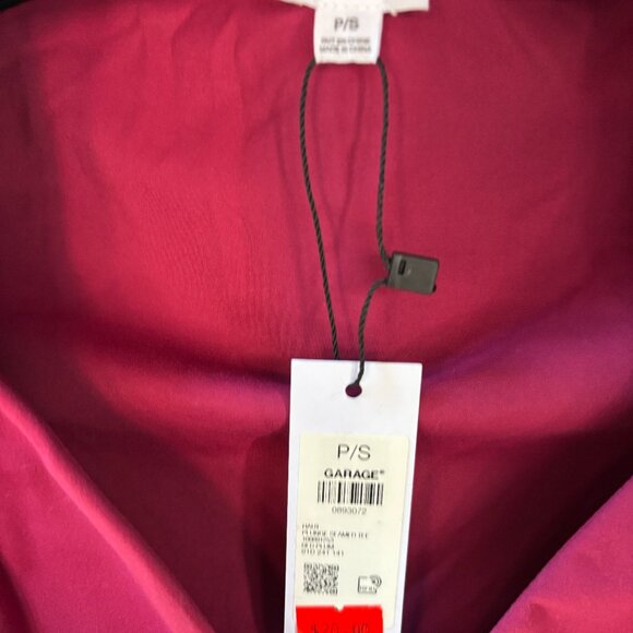 Garage Plunge Seamed Tee - Picture 2 of 3